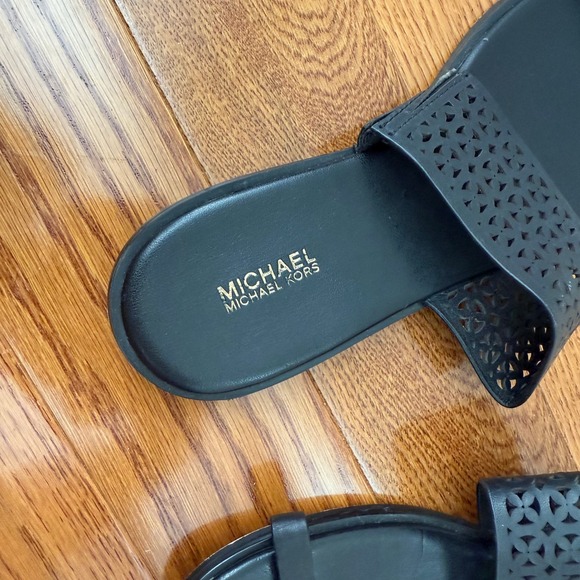 MICHAEL Michael Kors Black Leather Toe Ring Cutout Sandals Slides Size 9M - Picture 5 of 6